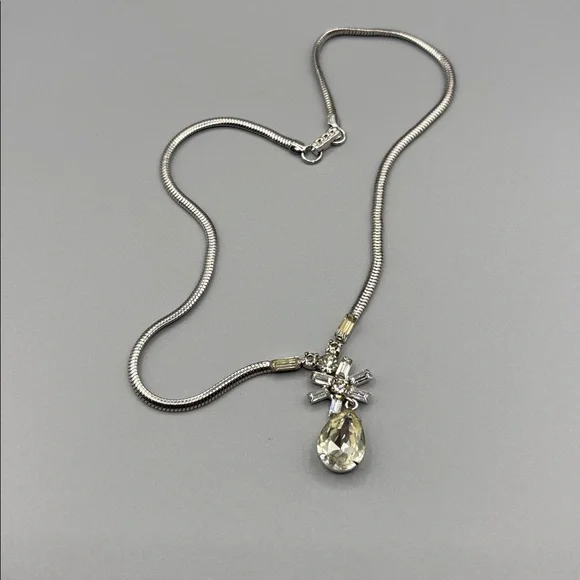 Gorgeous Vintage Leo Glass Crystal Necklace JP277 - Picture 5 of 8